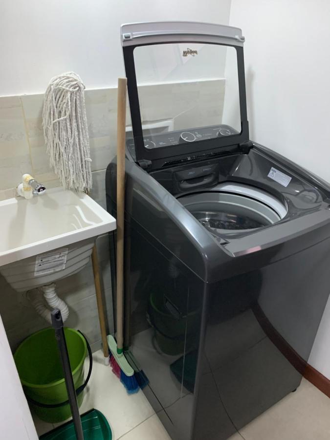 Apartamento cerca del CC Titan Plaza Bogotá Esterno foto